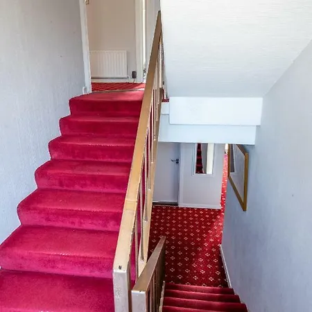 ゲストハウス Coral Gables & 3*